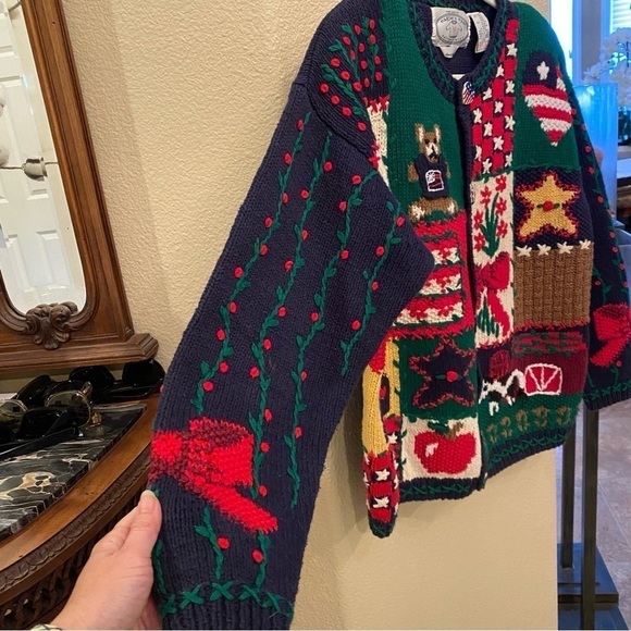 Vintage EAGLE’S EYE 1995 Hand Knit Fun Buttons & Graphic Cardigan Sweater-Large - Picture 4 of 9